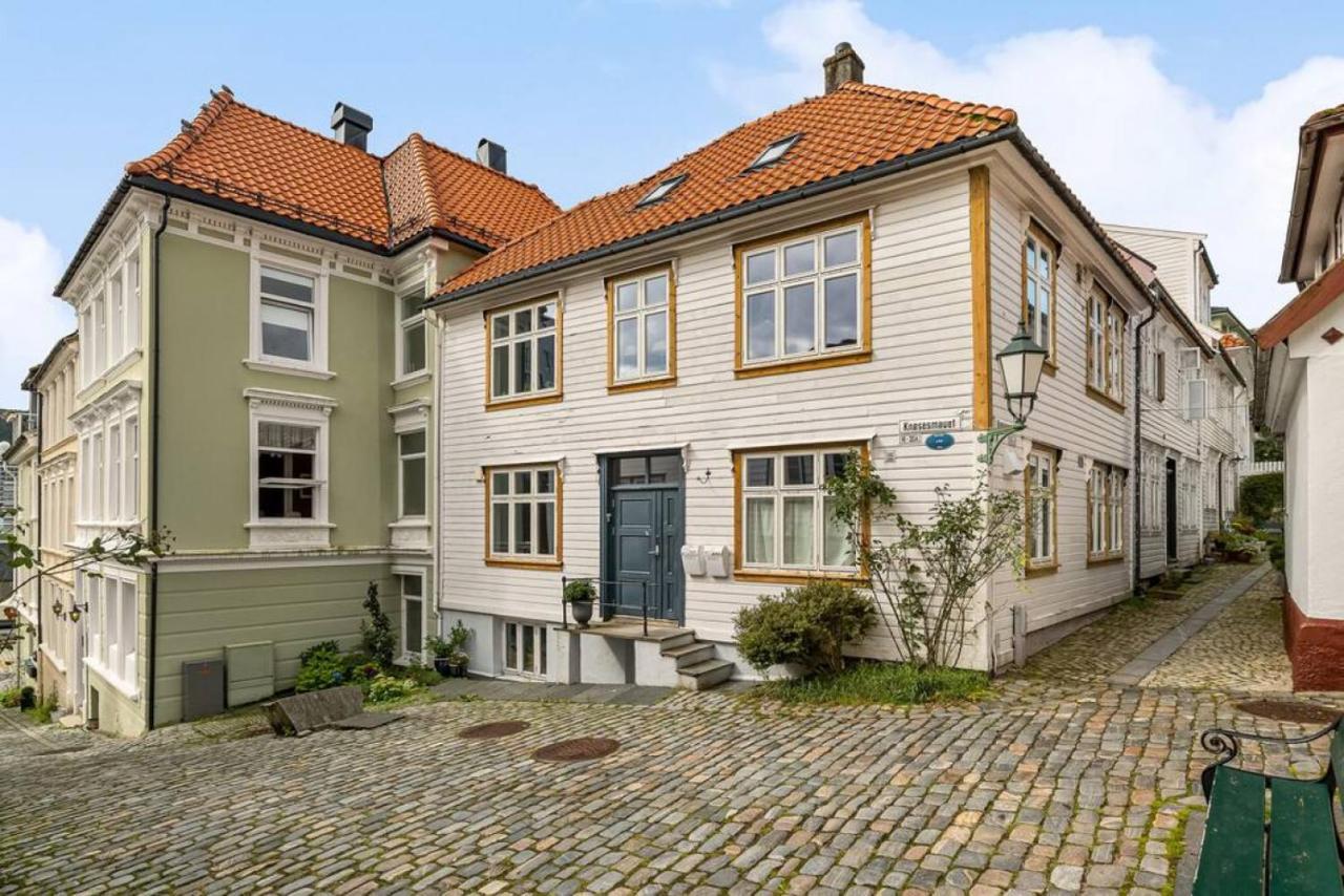 Dinbnb Apartments I Historical Two-Floor Apartment With Rooftop Panorama I 1645 Heritage Bergen Extérieur photo