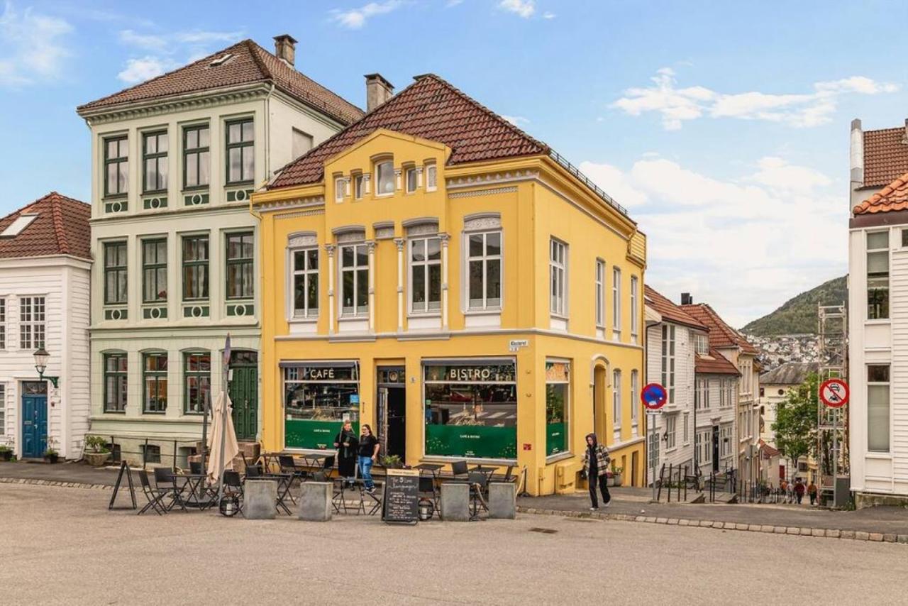Dinbnb Apartments I Historical Two-Floor Apartment With Rooftop Panorama I 1645 Heritage Bergen Extérieur photo