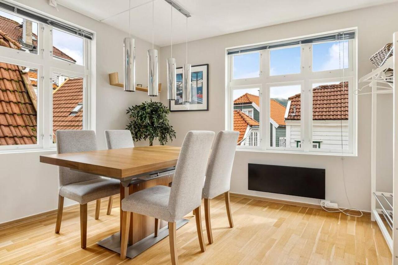 Dinbnb Apartments I Historical Two-Floor Apartment With Rooftop Panorama I 1645 Heritage Bergen Extérieur photo