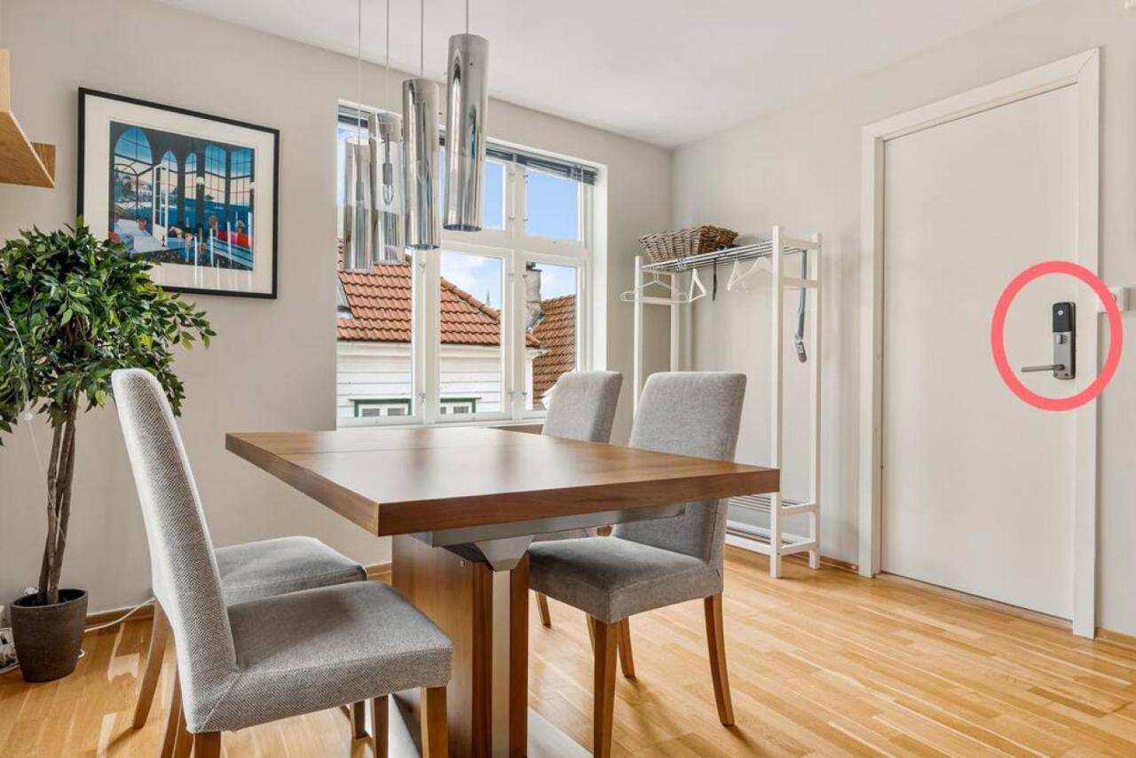Dinbnb Apartments I Historical Two-Floor Apartment With Rooftop Panorama I 1645 Heritage Bergen Extérieur photo