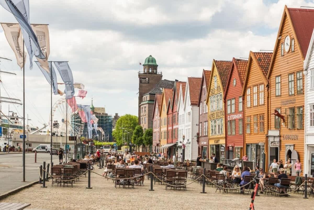 Dinbnb Apartments I Historical Two-Floor Apartment With Rooftop Panorama I 1645 Heritage Bergen Extérieur photo