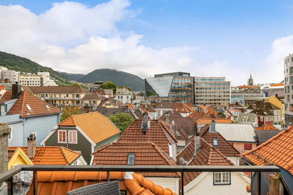 Dinbnb Apartments I Historical Two-Floor Apartment With Rooftop Panorama I 1645 Heritage Bergen Extérieur photo